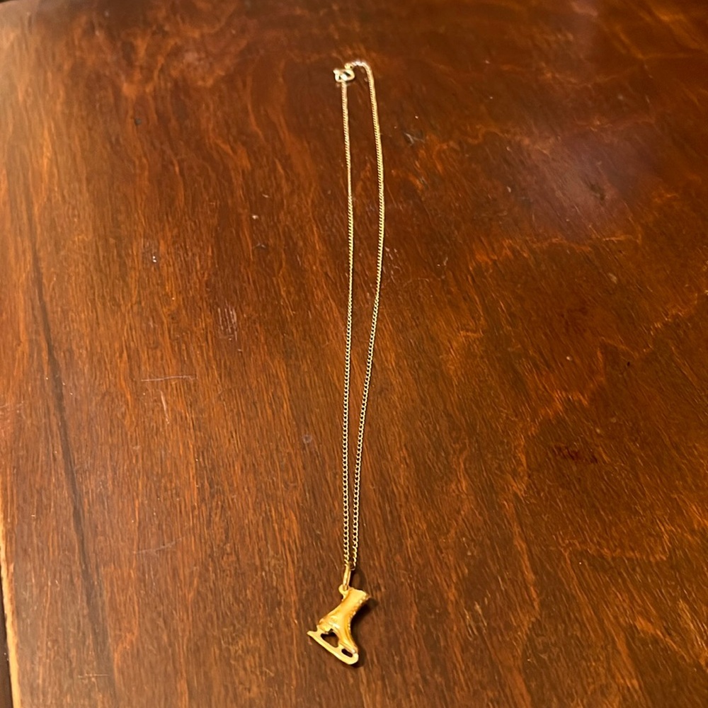 VTG Gold Necklace Ice Skate Charm 15 in